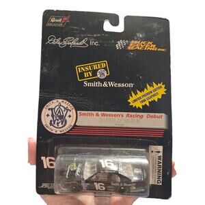 Ron Hornaday Jr #16 Smith & Wesson 1996 Revell Limited Preview Edition 1/64 DEI